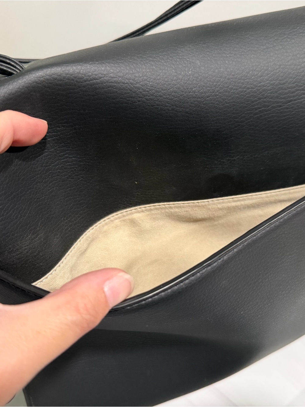 Von Holzhausen The Handheld bag - Italian Made Vegan Leather - Picture 3 of 5
